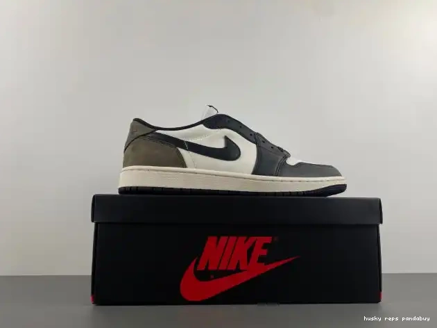 Rep Husky Jordan OG Air Low Mocha 1 CZ0790-102 0409
